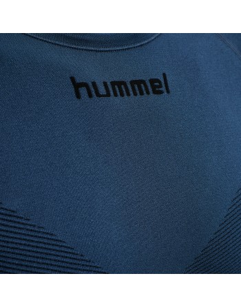 HUMMEL FIRST SEAMLESS JERSEY L/S / Nahtlose Verarbeitung und körperbetontes Design